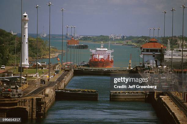 Panama, Panama Canal, Gatun Locks, Holland America Cruise, Ms Maasdam, 85 Foot Rise From Atlantic To Gatun Lake.