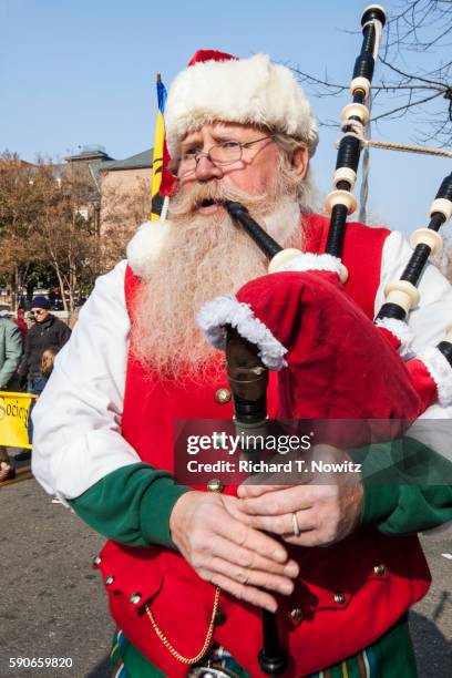 scottish christmas parade - bagpipes stock pictures, royalty-free photos & images