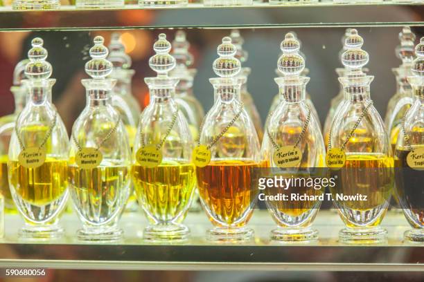perfume bottles - aroma foto e immagini stock