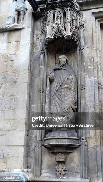 The Abbey Church of Saint Peter and Saint Paul, Bath was rebuilt in the 12th and 16th centuries. It is an example of Perpendicular Gothic...