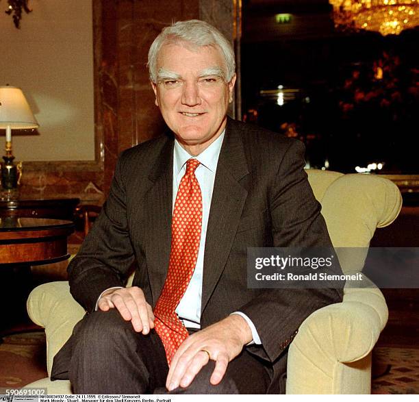 Shell Ceo Stuart Mark Moody Stuart Photos and Premium High Res Pictures - Getty Images