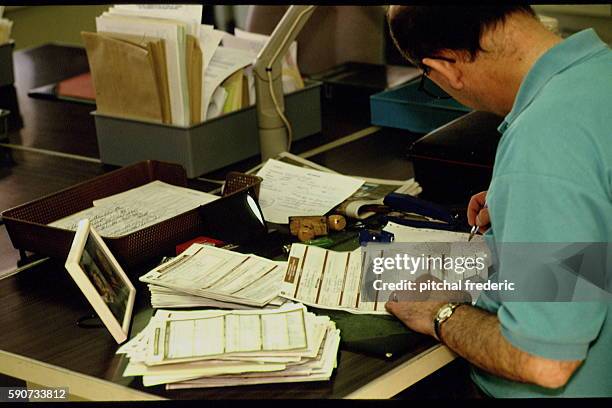 SOCIAL SECURITY CENTRE, ILLUSTRATION