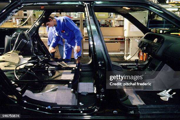 Coachbuilder Job Coachbuilder Photos and Premium High Res Pictures - Getty Images
