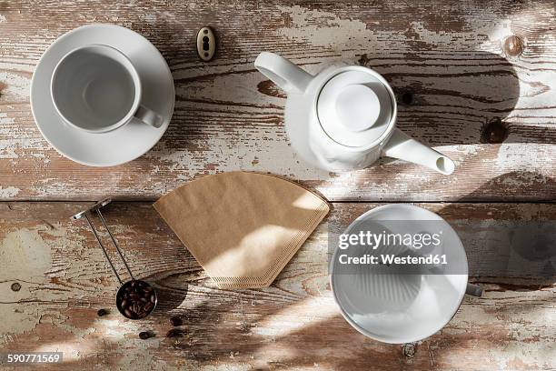 accessories for preparing filter coffee - coffee filter stock pictures, royalty-free photos & images