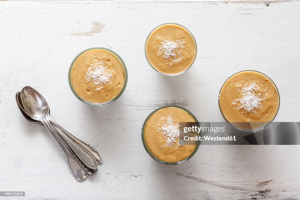 Green smoothies, dessert with vanilla sauce, raw food