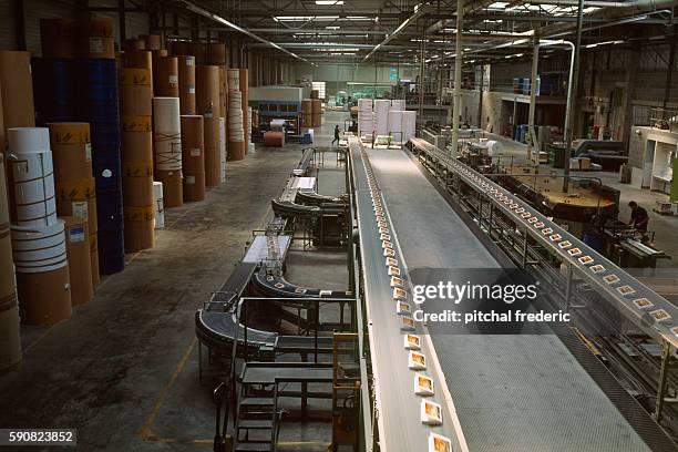 Printing presses of the French printing company Maury, which specializes in the printing of books. This machine, the Bookomatic, is the first machine...