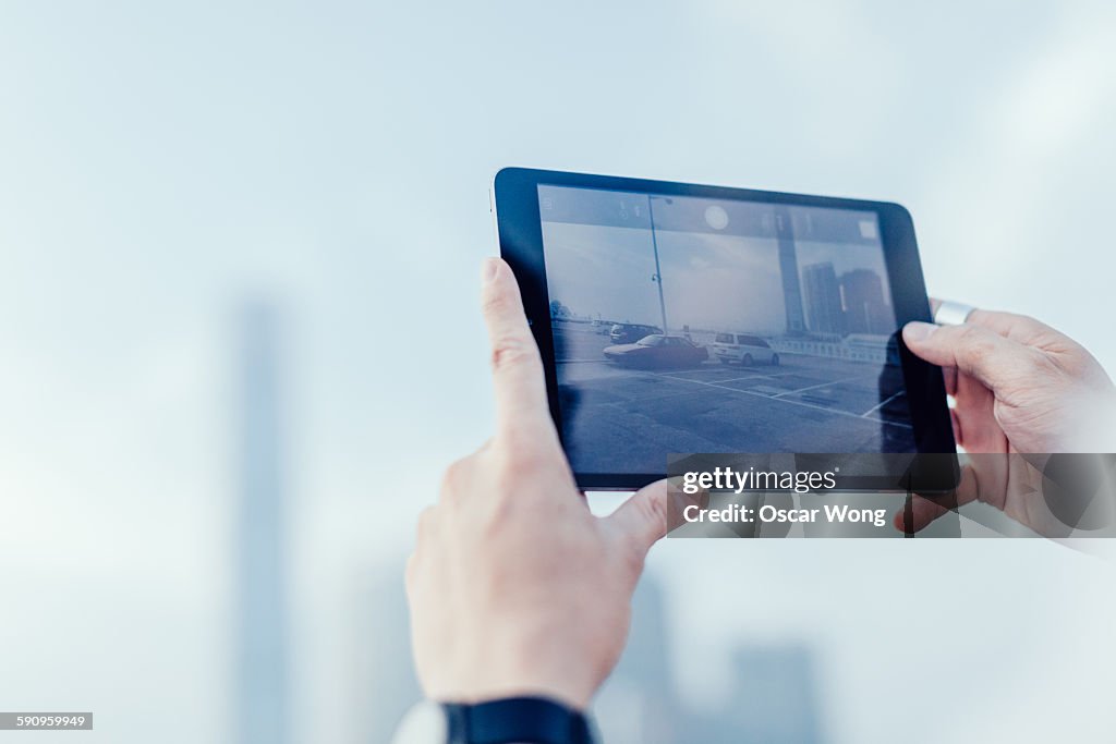 Photo Using Tablet Use Tablet To Take Picture High-Res Stock Photo - Getty Images