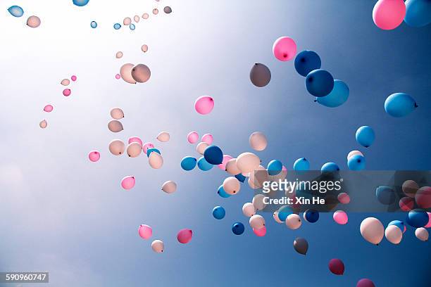 balloons - positieve emotie stockfoto's en -beelden