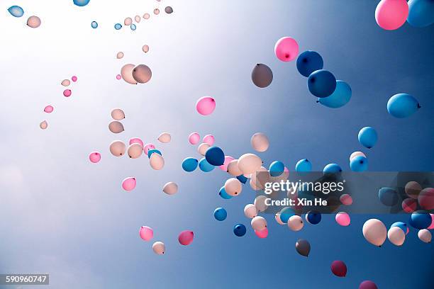 balloons - comemoração conceito imagens e fotografias de stock