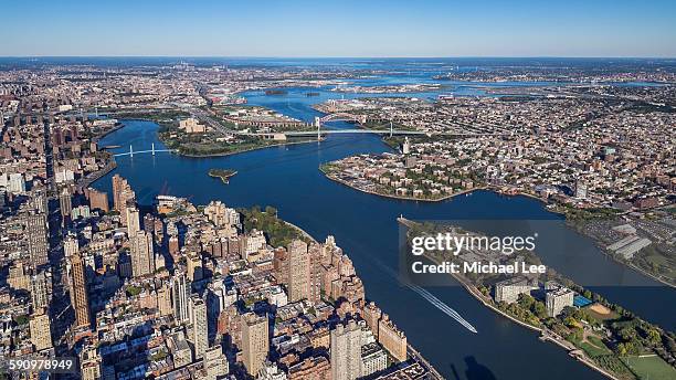 aerial new york - east river stock-fotos und bilder