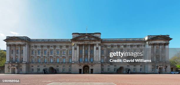 london, england, uk - buckingham palace outside stock pictures, royalty-free photos & images
