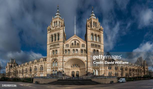 the exterior of the natural history museum in south kensington, london, a world famous museum exhibiting a vast range of specimens covering botany, entomology, minerology, palaeontology and zoology. - natural history museum london stock pictures, royalty-free photos & images