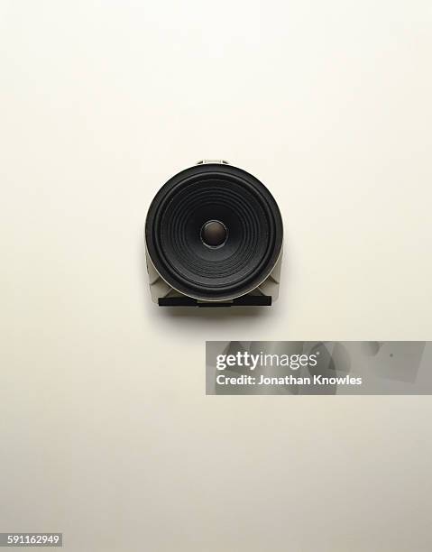 car sound speaker - altoparlante foto e immagini stock