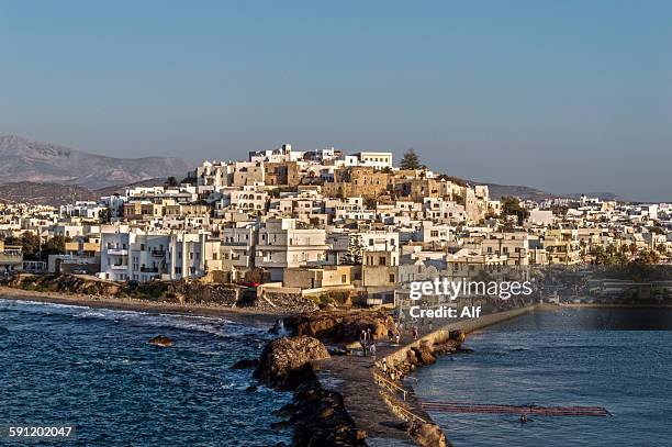old town of chora seen form palatia island, naxos - templo de apolo naxos imagens e fotografias de stock