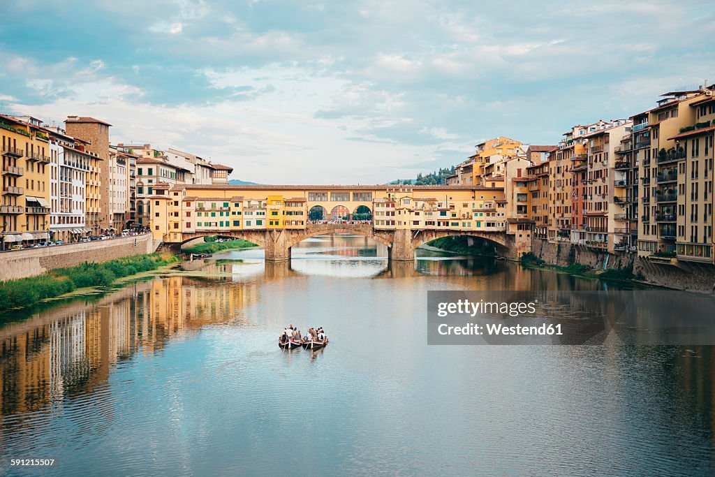 Italy, Florence, River Arno and Ponte Vecchio