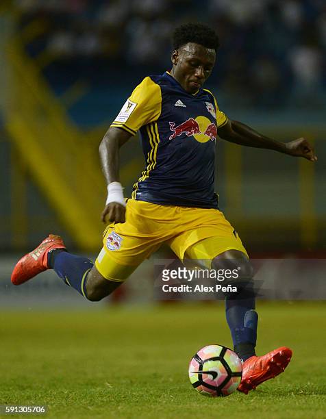 Derrick Etienna of Red Bulls controls the ball during a match between Red Bulls and Alianza as part of Liga de Campeones CONCACAF Scotiabank 2016/17...