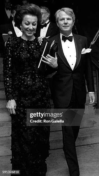 Mercedes Kellogg and Sid Bass attend A Decade of Literary Lions Benefit Gala on November 8, 1990 at the New York Public Library in New York City.