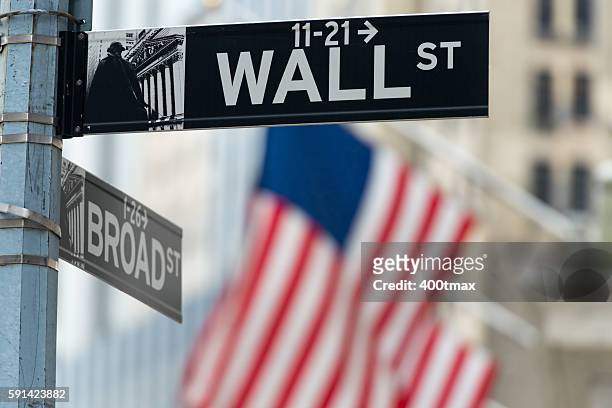 wall street - broad street - manhattan stock pictures, royalty-free photos & images