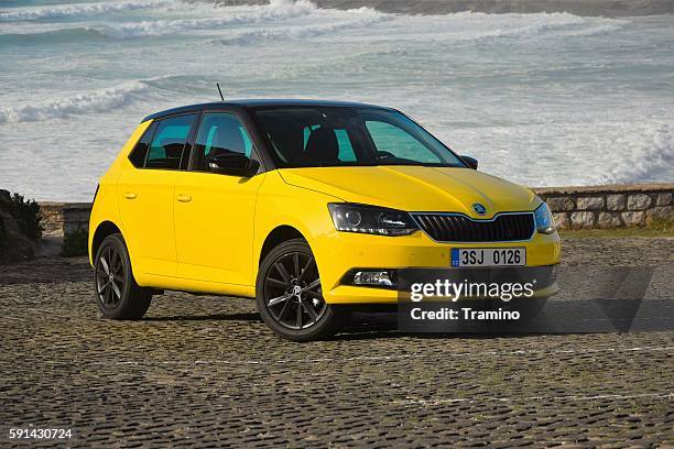 nuevo skoda fabia - škoda fotografías e imágenes de stock