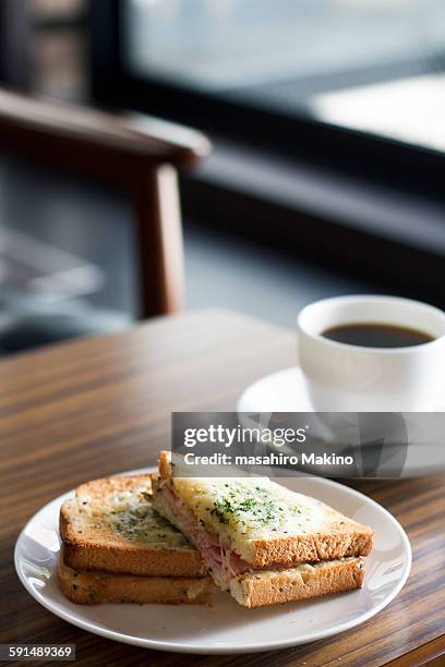 croque-monsieur - croque monsieur stockfoto's en -beelden