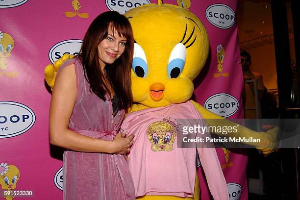 Melinda Clarke and Tweety attend WARNER BROS. CONSUMER PRODUCTS "TWEETY" Launch Party with Scoop NYC at Scoop NYC on May 18, 2005.