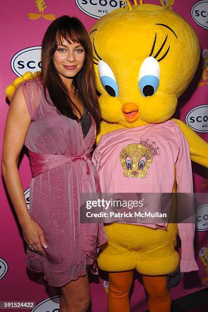 Melinda Clarke and Tweety attend WARNER BROS. CONSUMER PRODUCTS "TWEETY" Launch Party with Scoop NYC at Scoop NYC on May 18, 2005.