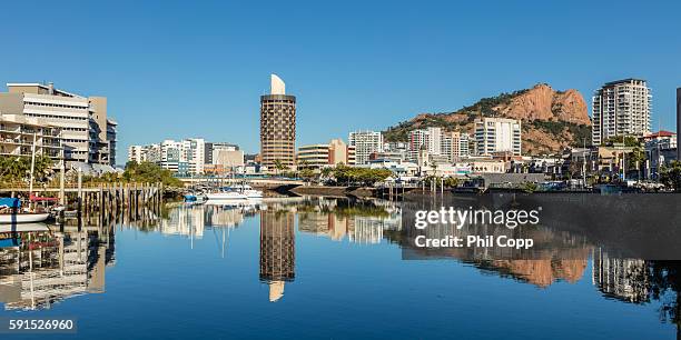 townsville city reflections - townsville stock-fotos und bilder