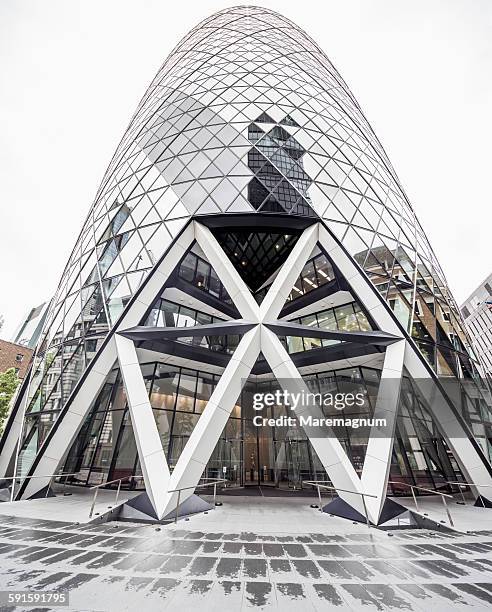 detail of swiss re tower - wolkenkratzer swiss re tower stock-fotos und bilder