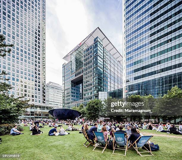 canary wharf, canada square - canary wharf stock-fotos und bilder