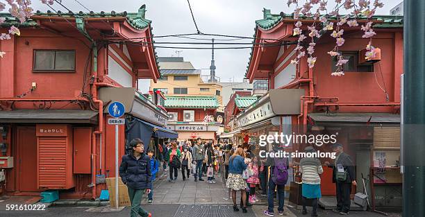 shin-nakamise shopping street. asakusa - sensoji temple stock pictures, royalty-free photos & images