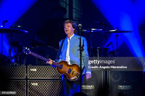 Paul McCartney performs in concert at Quicken Loans Arena on August 17, 2016 in Cleveland, Ohio.