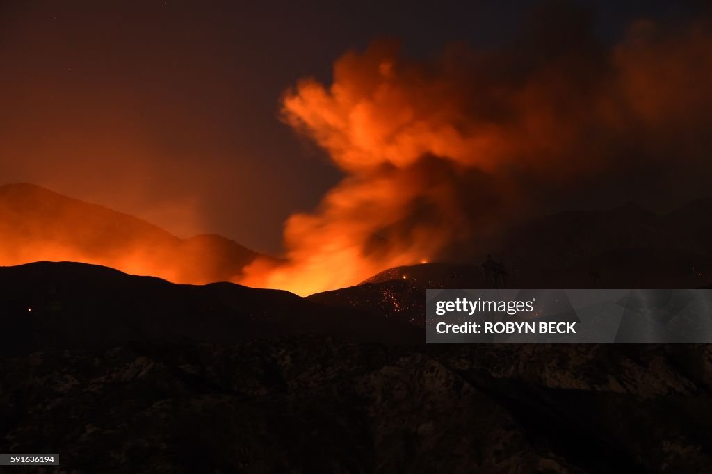 TOPSHOT-US-WEATHER-FIRE-CALIFORNIA