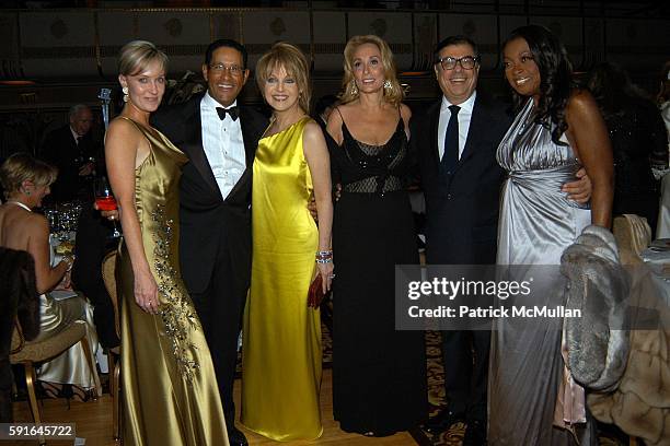 Hilary Gumbel, Bryant Gumbel, Claudia Cohen, Susan Hess, Bob Colacello and Star Jones Reynolds attend The Alzheimer's Association Rita Hayworth Gala,...