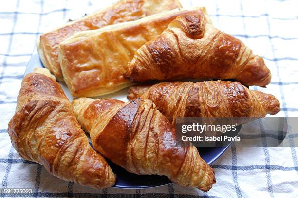 croissants on a plate - bruselas stock pictures, royalty-free photos & images