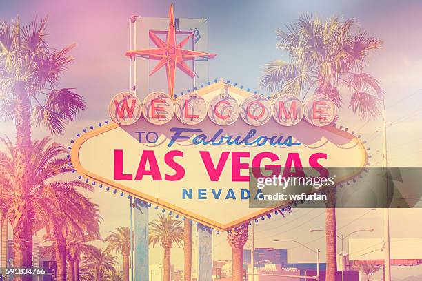 fabulous las vegas sign - welcome to fabulous las vegas nevada sign stock pictures, royalty-free photos & images