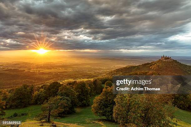 hohenzollern castle - schwaben stock-fotos und bilder