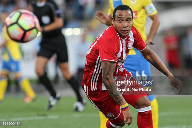 Olympiaco's Colombian forward Felipe Pardo during the UEFA Europa League 2016/17 match between FC Arouca and FC Olympiacos, at Municipal de Arouca...