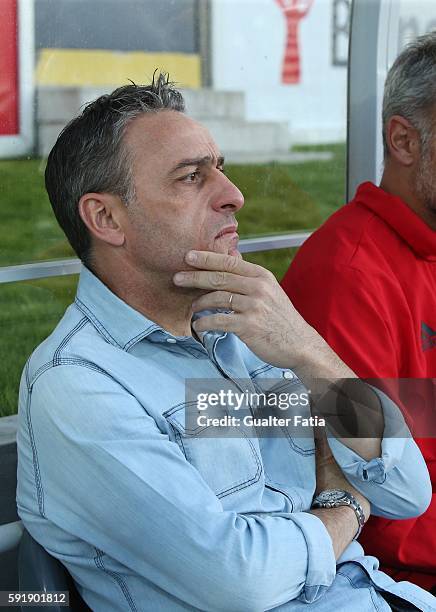 Olympiacos FC's head coach Paulo Bento before the start of the UEFA Europa League match between FC Arouca and Olympiacos FC at Estadio Municipal de...