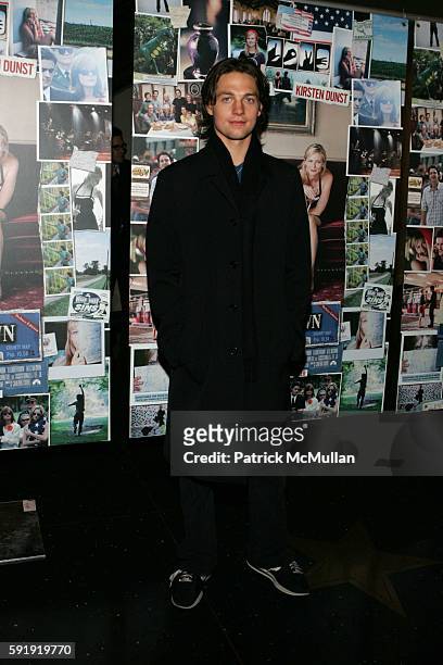 Gregory Smith attends New York Premiere of "Elizabethtown" at Loews Lincoln Square on October 10, 2005 in New York City.