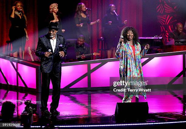 The S.O.S. Band's Abdul Ra'oof and Mary Davis perform during the NMAAM 2016 Black Music Honors on August 18, 2016 in Nashville, Tennessee.