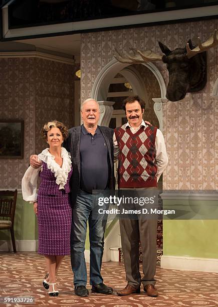 Sybil Show 117 Sybil Hall Stock Photos, High-Res Pictures, and Images - Getty Images