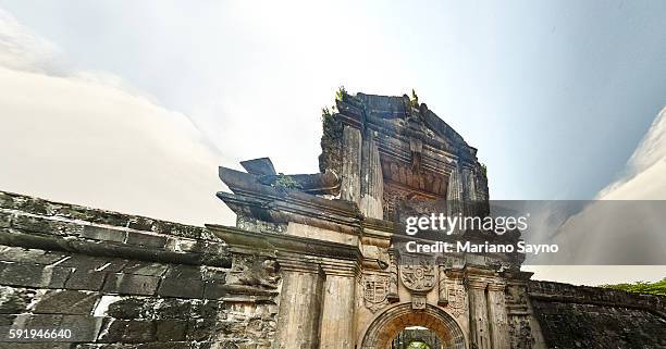 entrance to the old fort santiago, intramuros, manila, luzon, philippines, southeast asia, asia - fort santiago manila stock pictures, royalty-free photos & images