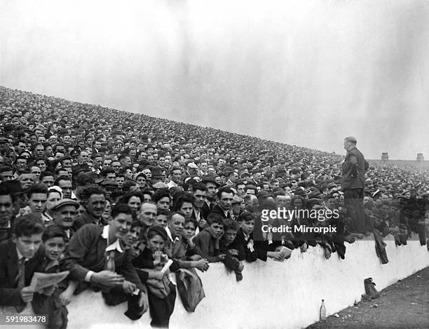 Packing the crowd Maine road for "Derby" match between Manchester City and Manchester United. September 1947 P005462