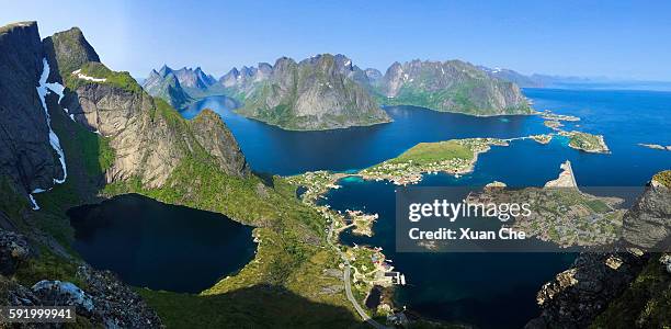 lofoten islands at reine - xuan che stock-fotos und bilder