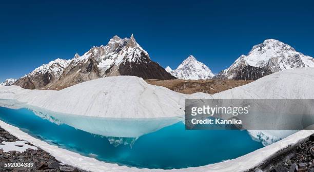 k2 mountain and glacier lake trekking in pakistan - k2 mountain stock-fotos und bilder