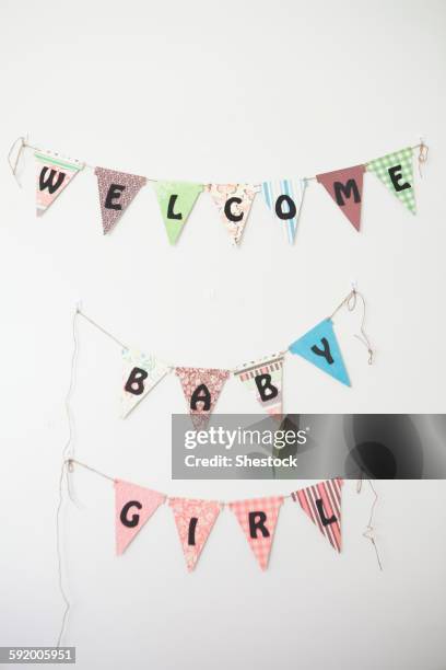 welcome baby girl sign on wall - it's a girl stock-fotos und bilder