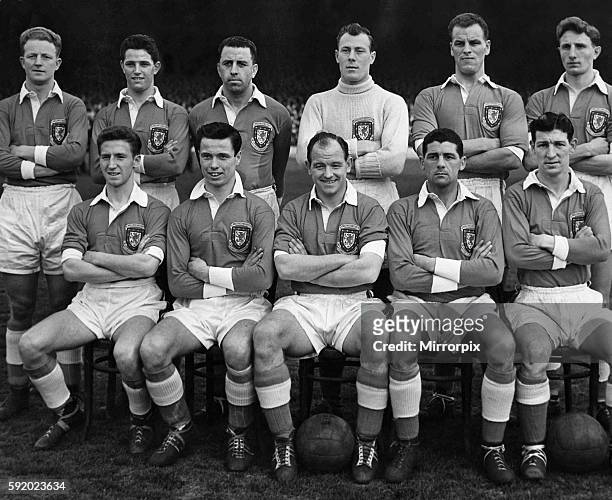 Sport - Football - Wales - The Wales team to play N. Ireland at Ninian Park Back Row - Ivor Allchurch, Alan Harrington, Roy Paul, Jack Kelsey, John...