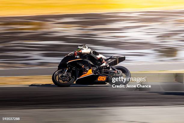 zoom - motor racing track stockfoto's en -beelden