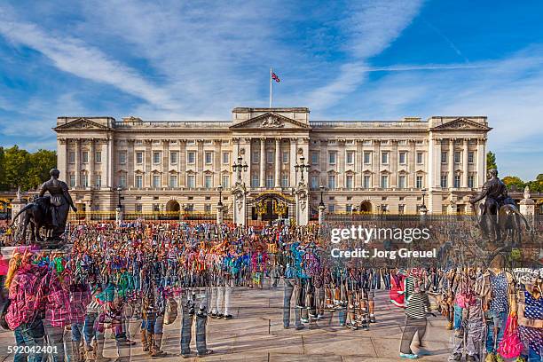 buckingham palace - buckingham palace building stock pictures, royalty-free photos & images