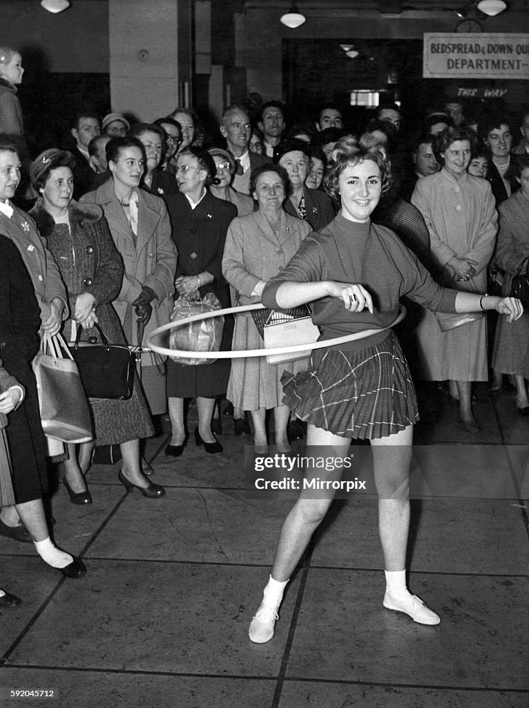 Hula Hoops in Manchester circa 1959. P005253